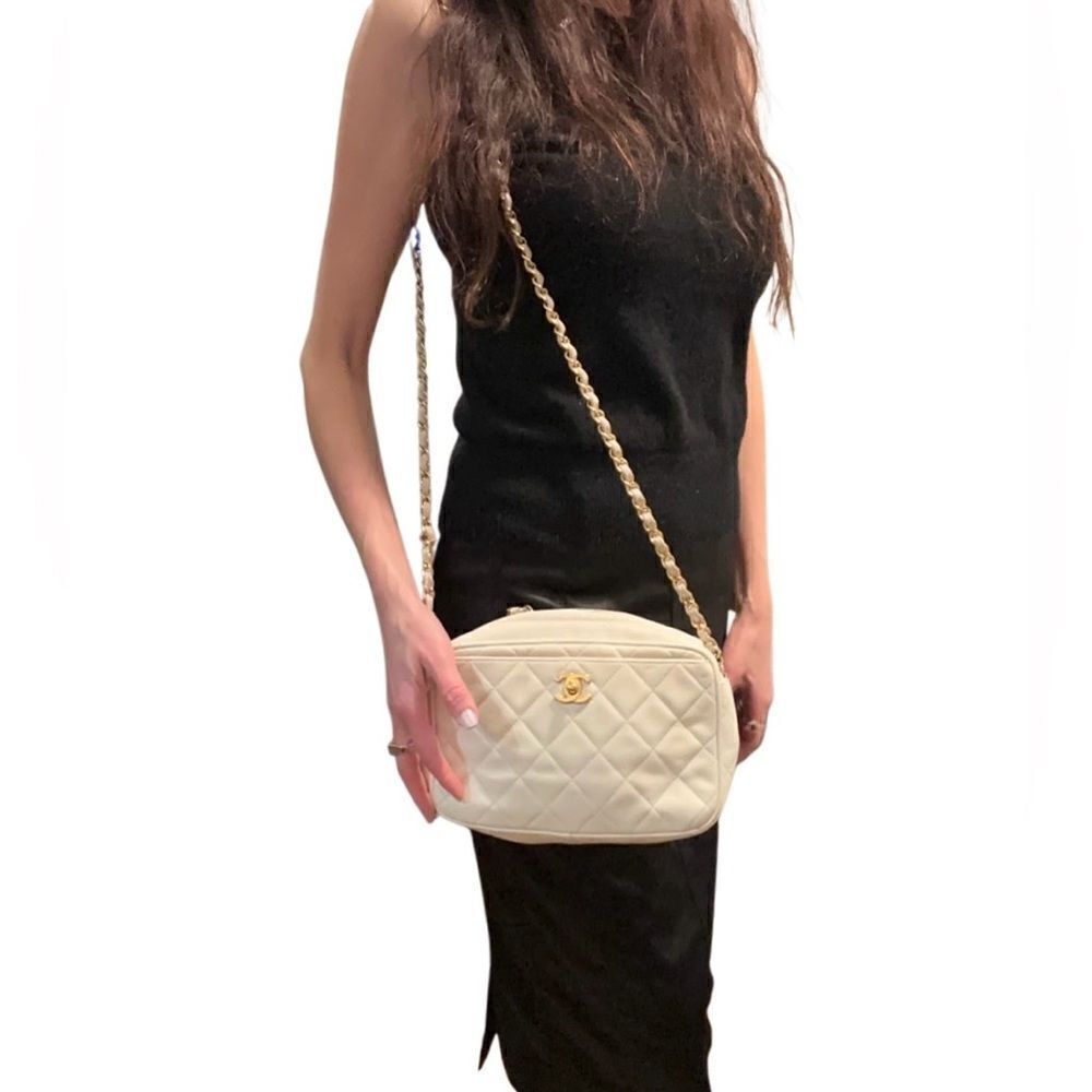 Chanel beige quilted gold tone leather crossbody bag - Picture 10 of 16